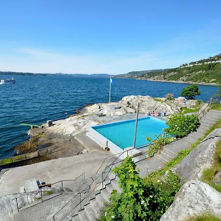 Free Parking - Renovated 3br Appartement